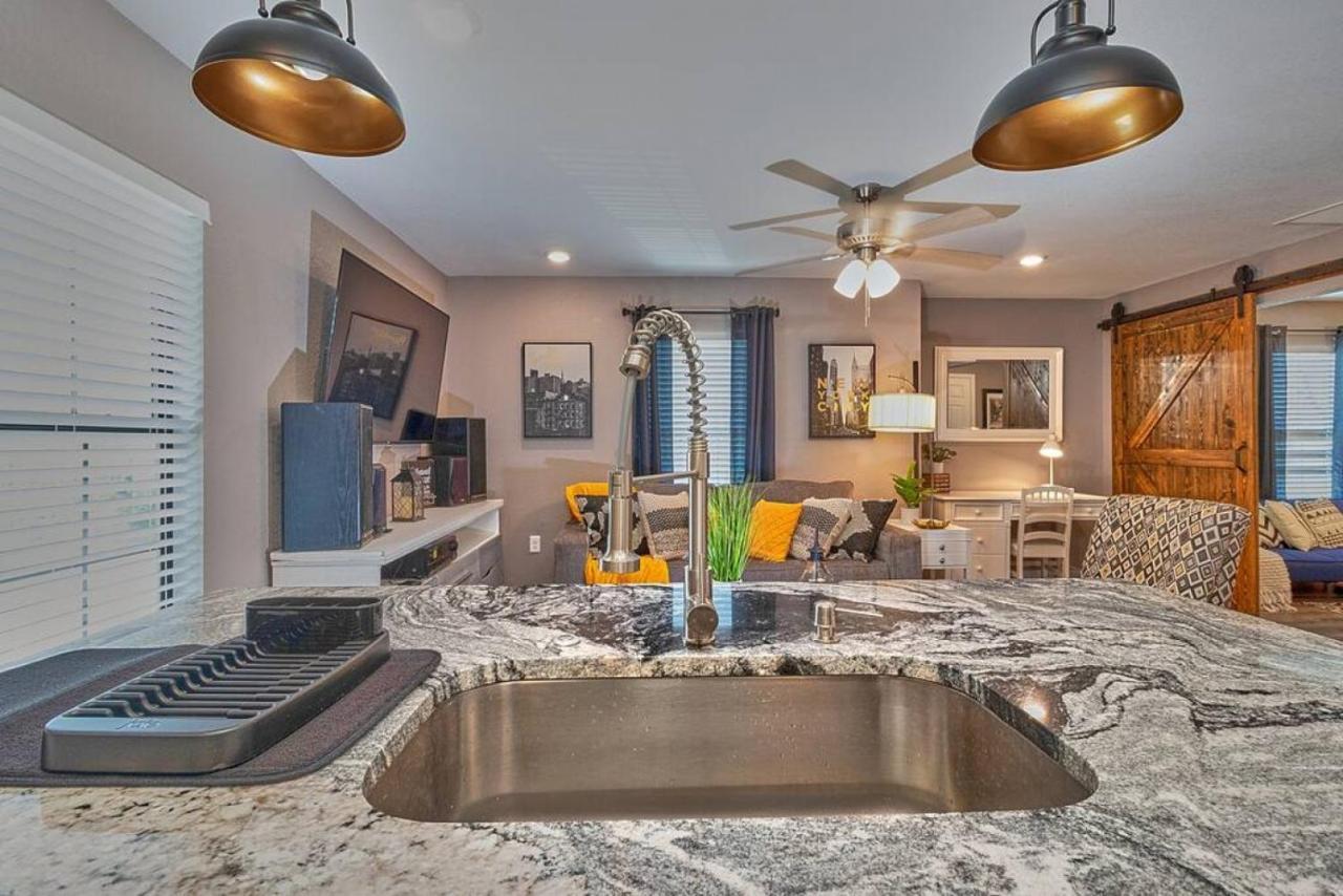 Cozy Haven Attached To Million Home - South Tampa Exterior photo